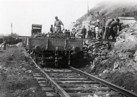 Personal de Vía y Obras trabajando en el mantenimiento de la infraestructura ferroviaria