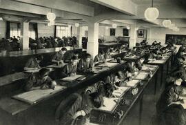 Sala de dibujo de la escuela de aprendices de la fábrica metalúrgica de Sestao