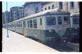 Unidades eléctricas de la serie 600 de RENFE (renumerada como serie 436 -001 a 062) en Barcelona ...