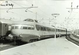 Tren de alta velocidad ETR (Elettro Treno Rapido) 250 "Freccia del Vesubio" de los Ferr...