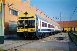 Electrotrenes serie 444, construidos por Construcciones y Auxiliar de Ferrocarriles (CAF) y Mater...