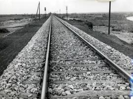 Vista en primer plano, tras efectuarse la revisión reducida de vía, de la vía situada en el km 21...