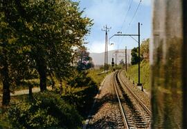 La vía férrea moderna. Tramo de vía de la línea Berna-Neuchâtel