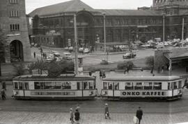 Estación Central de Nuremberg y tranvías de la ciudad