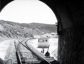 Estación de Pinell de Bray (Tarragona), en la línea de la Puebla de Híjar a Tortosa (Ferrocarril ...