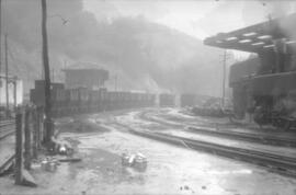 Composición de tolvas en la estación de La Florida de los Ferrocarriles de Langreo (Gijón a Sama ...