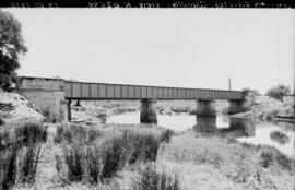 Puente sobre el río Ayuela, situado en el km 42, 698 de la línea de Aljucén a Cáceres