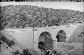 Puente del arroyo Benalija III en el km 142,254 de la línea de Mérida a Sevilla (Los Rosales), en...