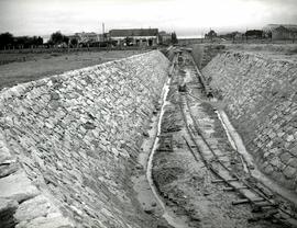 Paso superior del ferrocarril sobre el camino de acceso a la estación de Vilagarcía de Arousa. Lí...