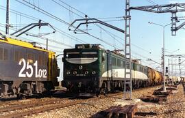 TÍTULO DEL ÁLBUM: Locomotoras eléctricas de la serie 289 de Renfe  (Ex 8900)