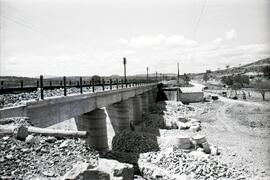 Puente o viaducto de hormigón de 6 tramos y 130 m de longitud, situado en el km 62,654 de la líne...