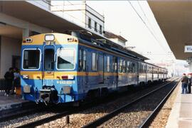 Unidades eléctricas serie 440 construidas por Construcciones y Auxiliar de Ferrocarriles (CAF), W...