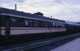 Coche de viajeros de 2ª clase literas BBL 8124 de la serie BBL 8101 a 8232 (serie BBL 8101 a 8217...