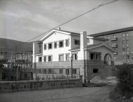 Viviendas de personal, de la subestación de Oviedo. Línea León a Gijón