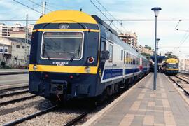Electrotrenes serie 448, reformados por Construcciones y Auxiliar de Ferrocarriles (CAF) y Materi...