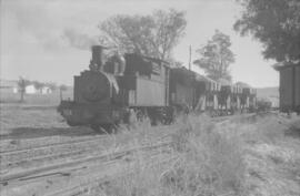 Locomotora de vapor nº14, de rodaje 0-3-0-T, circulando por una vía sin identificar de los Ferroc...