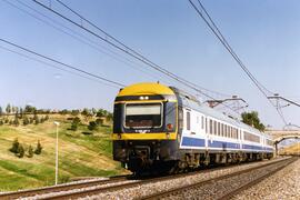 Electrotrenes serie 448, reformados por Construcciones y Auxiliar de Ferrocarriles (CAF) y Materi...