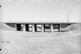 Puente nuevo sobre el río Azuer, situado en el km 198,823 de la línea Alcázar-Manzanares-Córdoba