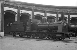 Exposición de material rodante en el antiguo depósito de la estación de Vilanova i La Geltrú, con...