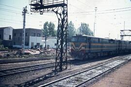 Locomotoras diésel - eléctricas de la serie 319 - 001 a 060 y 071 a 103 de RENFE, ex. 1901 a 1960...