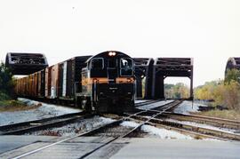 Composición de mercancías IHB por la línea de IHB-BOCT, que cruza con CN (GTW). En cabeza la IHB-...