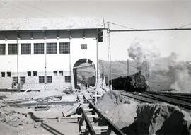 Subestación y viviendas de personal de la estación de Tablada de la línea de Villalba a Medina de...