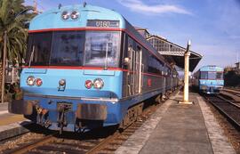 Estación de Valença do Minho de la línea de Vigo - Porto de la compañía portuguesa CP y automotor...