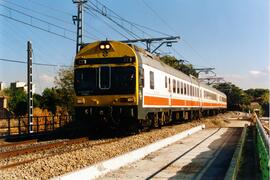 Electrotrenes serie 444, construidos por Construcciones y Auxiliar de Ferrocarriles (CAF) y Mater...