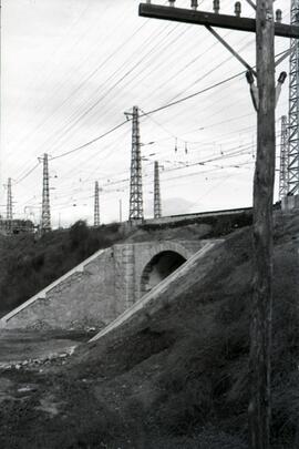 Renovación de vía en el paso superior del km 8,400 de la línea de Madrid a Irún