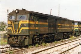 Locomotora diésel - eléctrica 321 - 028 - 3  de la serie 321 - 001 a 080 de RENFE, ex 2128 de la ...