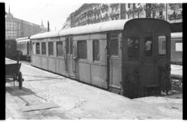 Coche de viajeros de 3ª clase TCE fvh 4 de los Ferrocarriles Vascongados (FV), detenido en la est...