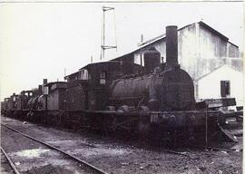 Locomotoras de vapor de la serie 030-2100 en la estación de Barcelona Pueblo nuevo