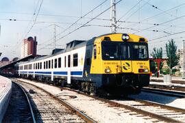 Automotores diésel de la serie 592, 593 y 596 de RENFE, conocidos como "Camellos"