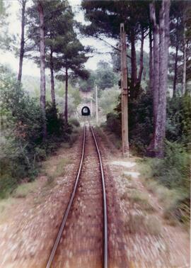 Vía y túnel de la línea de Palma a Sóller del Ferrocarril de Sóller, en dirección Sóller