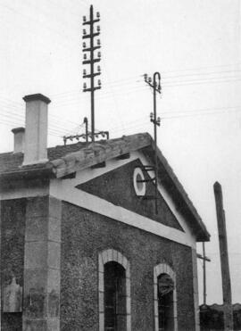 Palomillas de alumbrado y fuerza en la estación de Astorga-San Andrés en la línea de Plasencia a ...