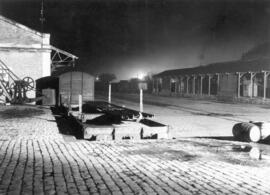 Muelles de carga y descarga, escena nocturna
