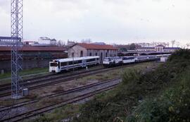 Automotor o unidad de tren FEVE diésel de la serie 2400 de RENFE, conocido como Apolo y Miniapolo...
