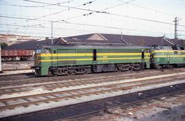 Locomotora diésel - eléctrica 321 - 032 - 5 de la serie 321 - 001 a 080 de RENFE, ex. 2132 de la ...