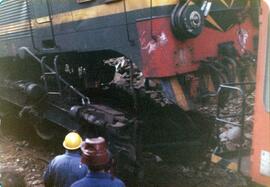 Descarrilamiento del tren 7631 compuesto una locomotora 333 en el km 90+500 de la línea Zamora a ...