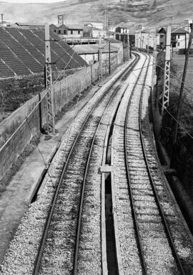 Vista desde el paso elevado de Pastelería (Desierto-Erandio) de la Red de Ferrocarriles y Transpo...