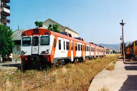 Automotores diésel de la serie 592, 593 y 596 de RENFE, conocidos como "Camellos"