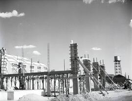 Construcción del nuevo depósito de automotores de la estación de Madrid - Cerro Negro de la línea...