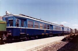 Automotor 433-559-2 "Pingüino", ubicada en la estación de Madrid - Delicias