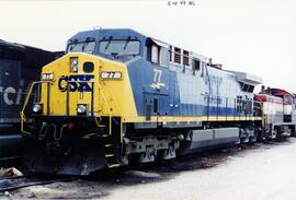 Vista de la locomotora diesel CSX-77 de la CSX Trnsportation (CW-44AC), apartada en Clearing Yard.