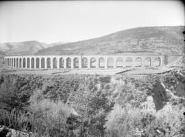 Viaducto sobre el río Cenarbe, en el km 42,702 de la línea Jaca-Canfranc.