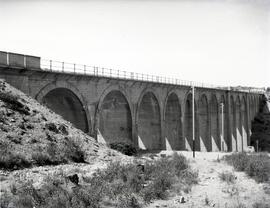 Viaducto del Vertillo, en el km 40,557 de la línea de Zamora a La Coruña, dentro del término de S...