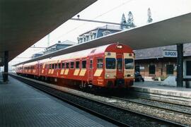 Electrotrenes serie 444, construidos por Construcciones y Auxiliar de Ferrocarriles (CAF) y Mater...