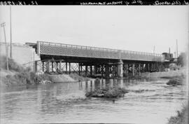 Puente sobre el río Manzanares, en el km 6,400 de la línea de Madrid a Alicante