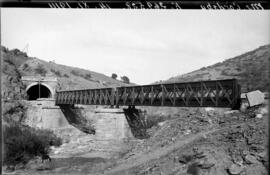 Puente del río Tamujar (Despeñaperros). Situado en el km 269,528 de la línea Alcázar-Manzanares-C...