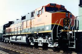 Vista de la locomotora diesel BNSF-998 (C44-9W), apartada en Cicero, Illinois